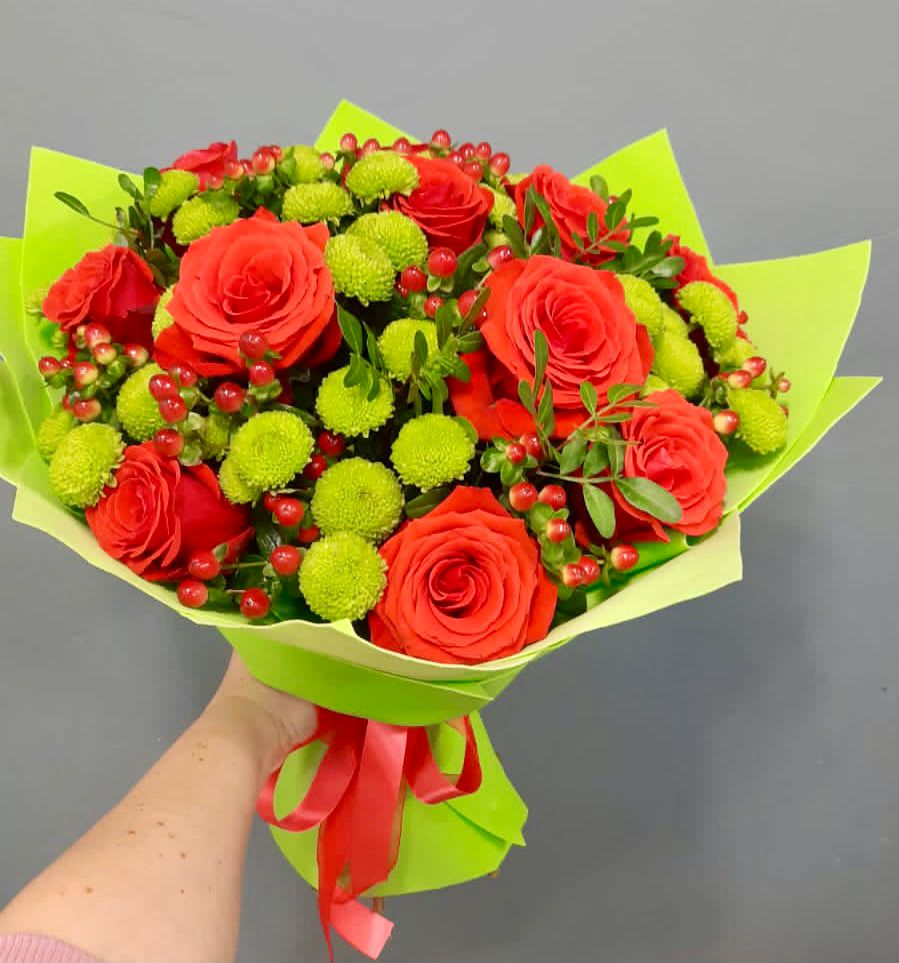 Букет цветов из: Хризантемы и Розы в Мещерино