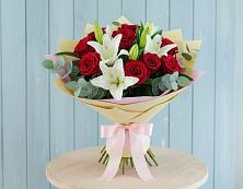 Букет цветов из:  Лилии и Розы в Мещерино