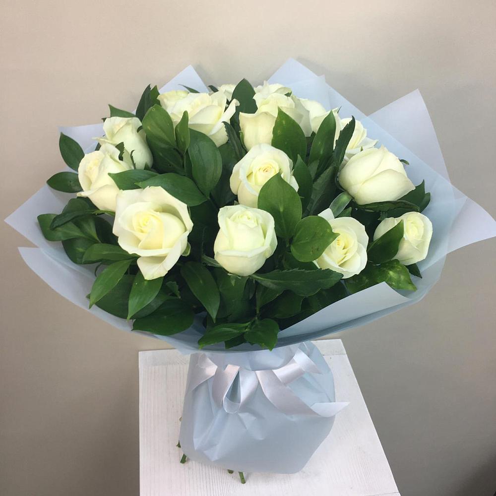 Букет 15 Белых роз Проуд в Мещерино