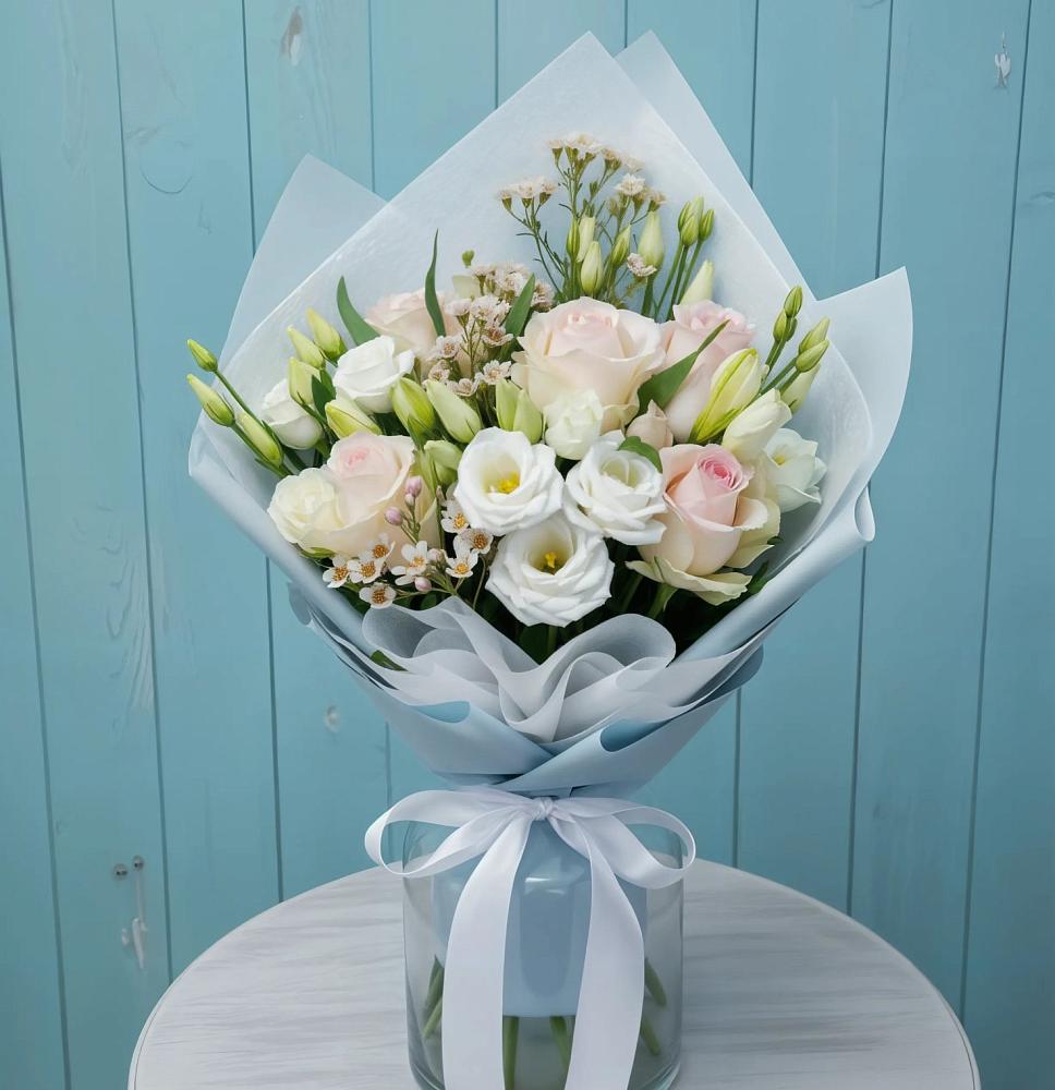 Букет цветов из: Розы и Лизиантусы в Мещерино