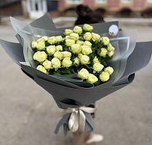 Букет Белые кустовые розы Солинеро в Мещерино