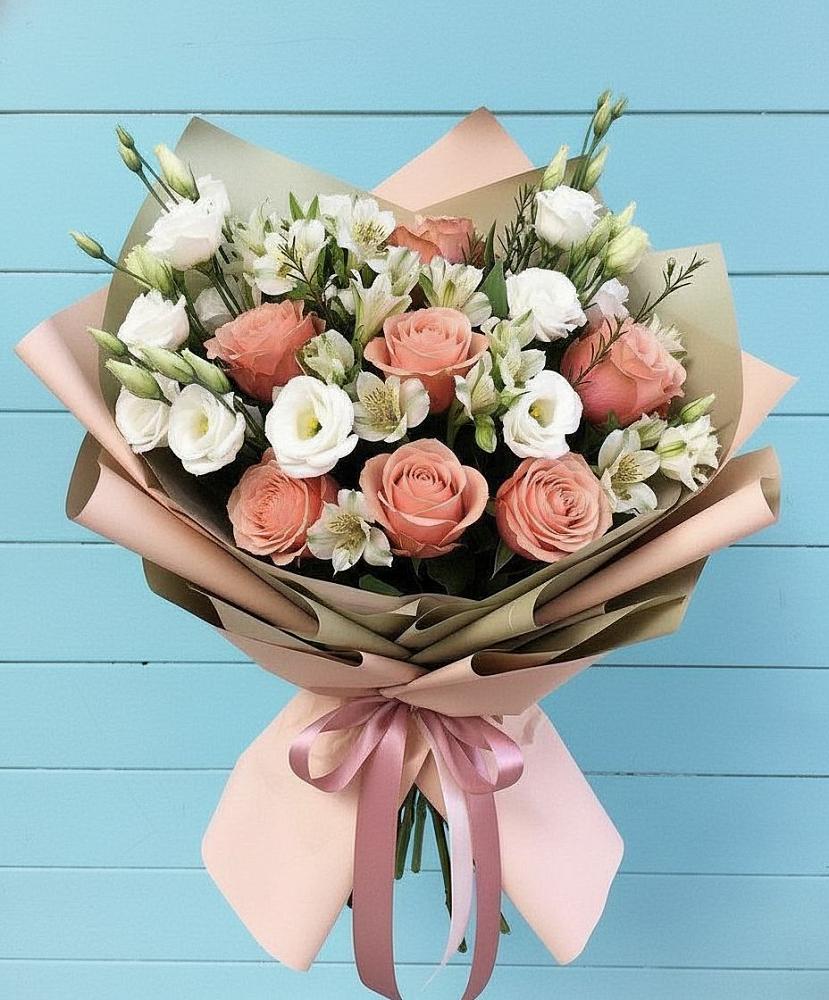 Букет цветов из: Розы, Альстромерии и Лизиантусы в Мещерино