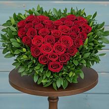 Цветочная композиция из Розы в виде сердца в Мещерино