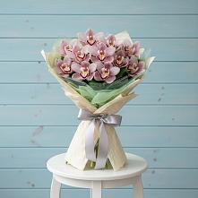 Букет цветов из:  Орхидеи и Розы в Мещерино