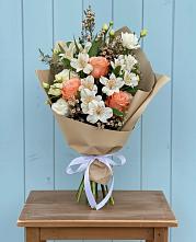 Букет цветов из:  Альстромерии, Лизиантусы, Розы и Хризантемы #REPLACE_PRED# Мещерино