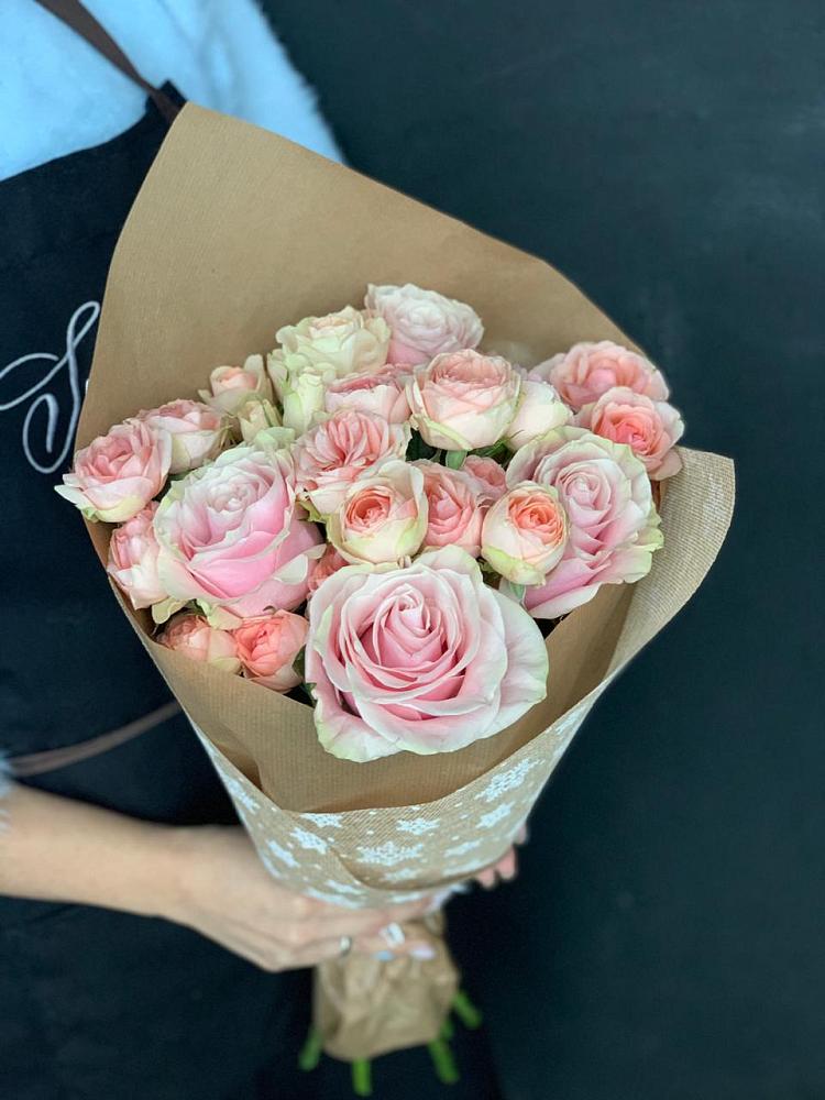 Букет цветов из: Хризантемы и Розы в Мещерино