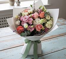 Букет цветов из:  Розы, Лизиантусы и Гвоздики в Мещерино