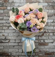 Букет цветов из:  Розы, Лизиантусы и Гвоздики в Мещерино